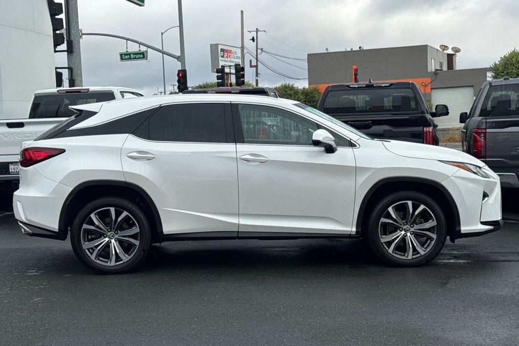 Used 2019 White Lexus 350 image 3