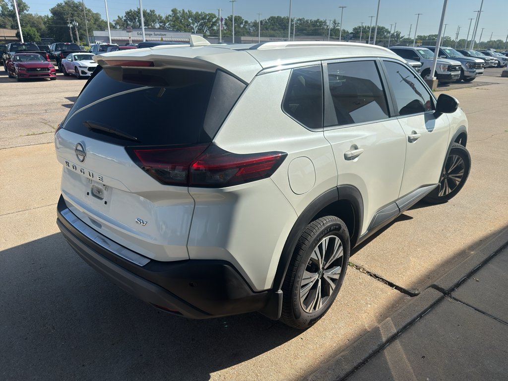 Used 2022  Nissan SV image 10