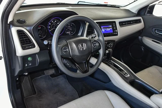 Used 2020 White Honda LX image 15