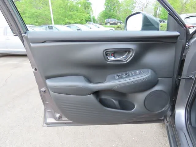 2025 Honda HR-V LX - Photo 15