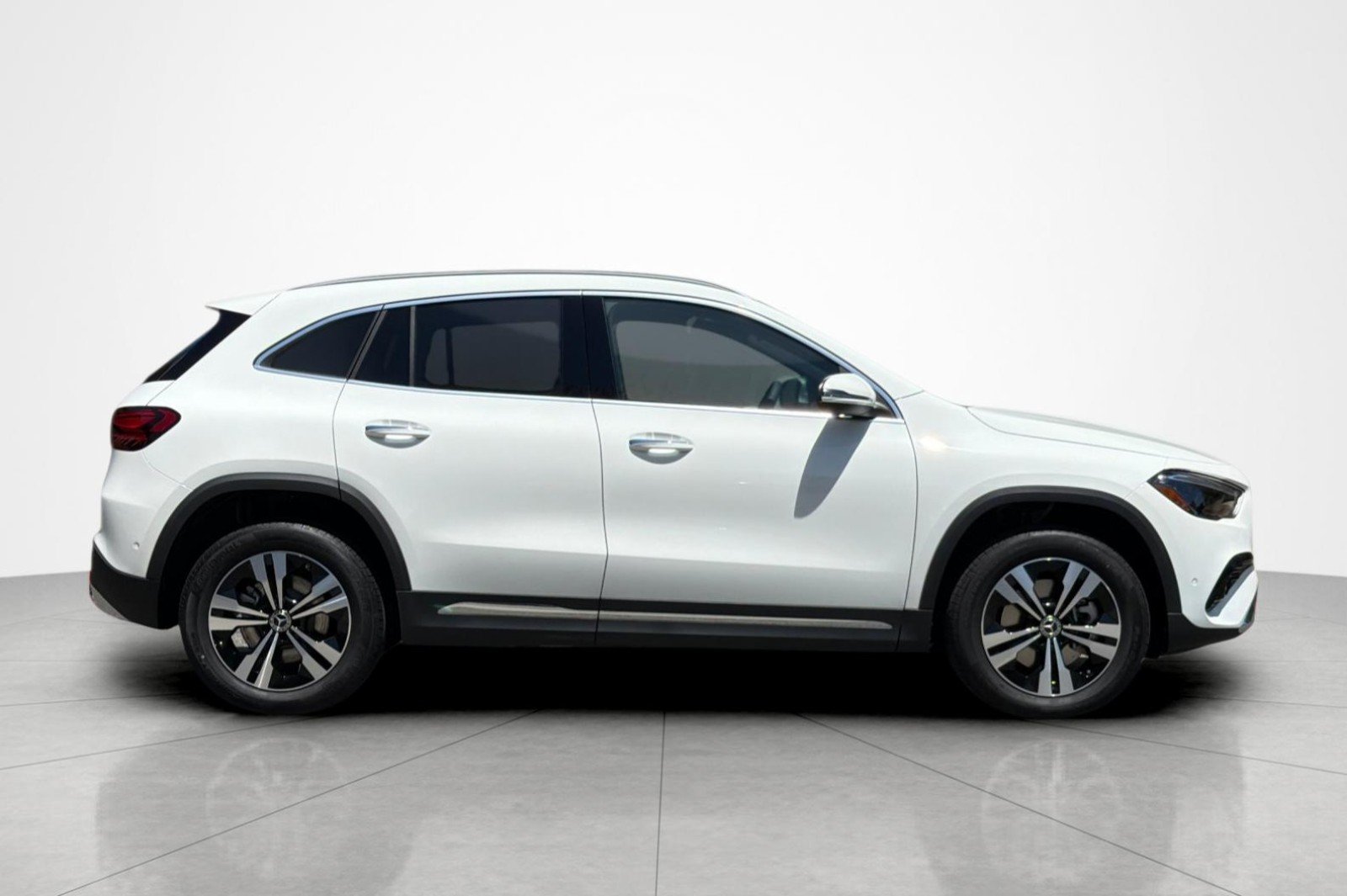 New 2026 Polar White Mercedes-Benz GLA 250 SUV image 6