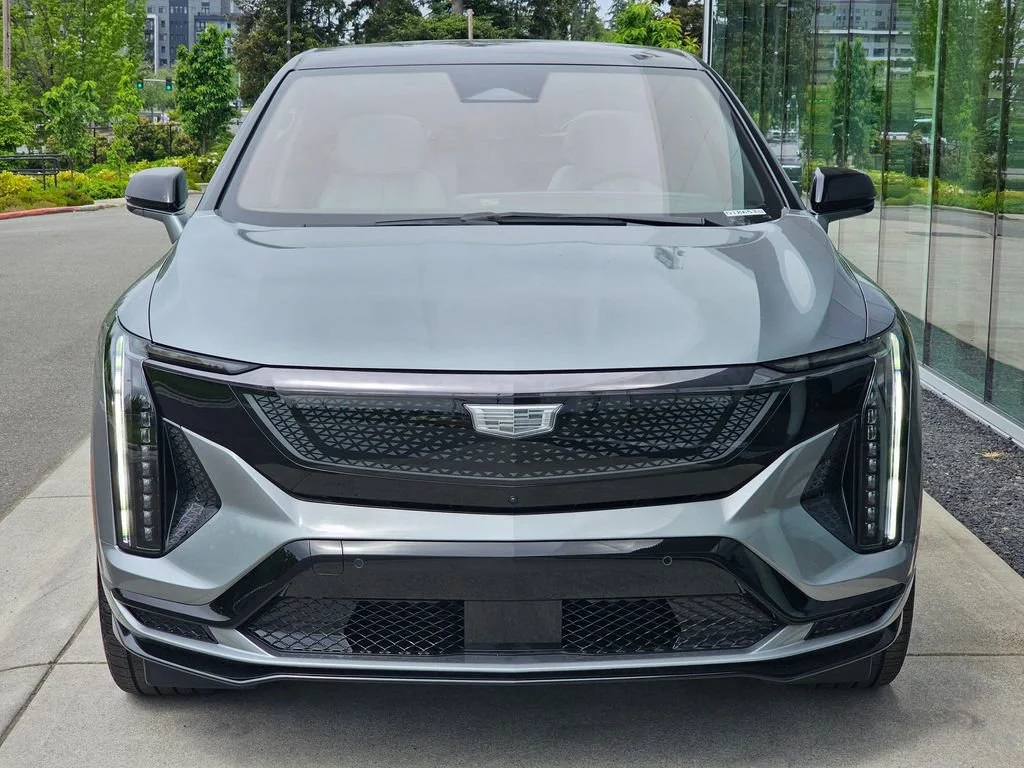 New 2026 Argent Silver Metallic Cadillac V-Series image 8