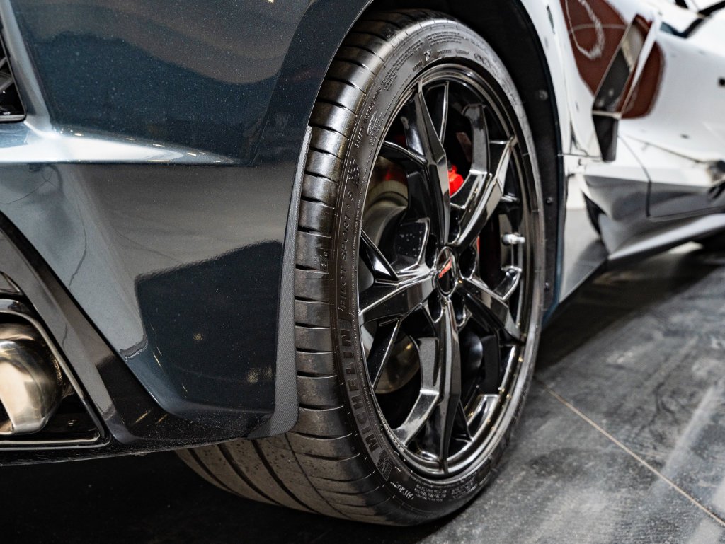 Used 2020 Shadow Gray Metallic Chevrolet Stingray image 46