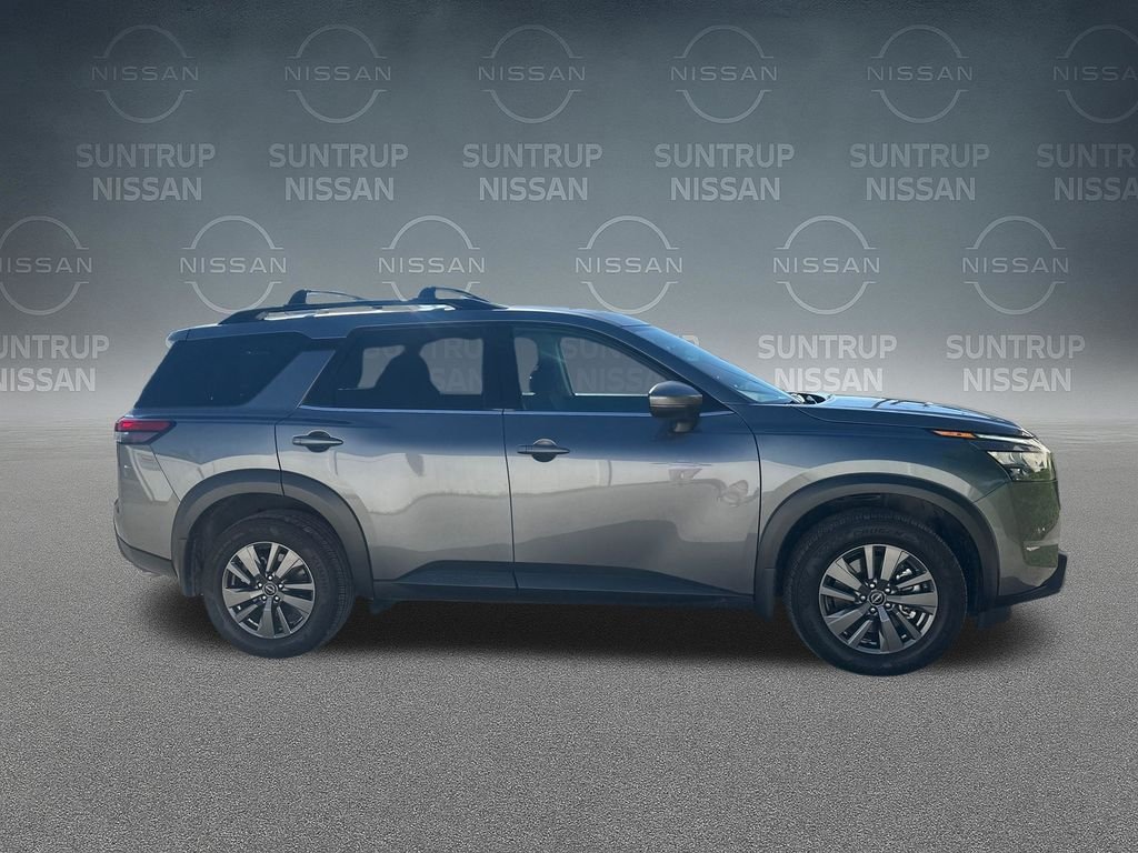 Used 2025 Gray Nissan SV image 7