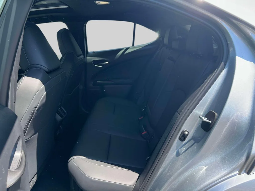 2026 Lexus UX Hybrid 300h Premium - Photo 12