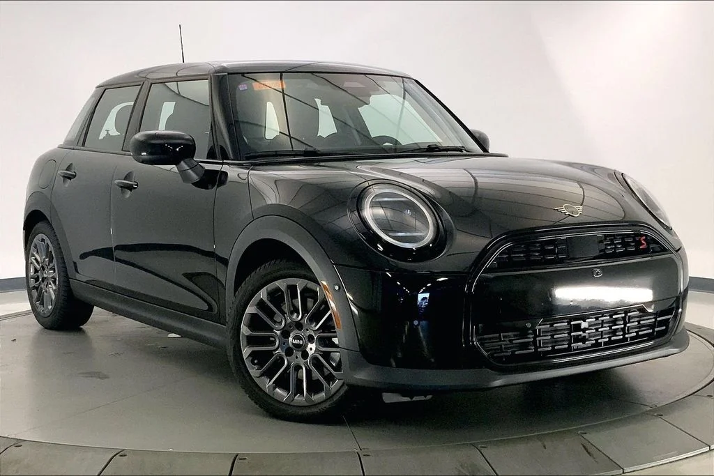 2025 MINI Hardtop Cooper S's photo