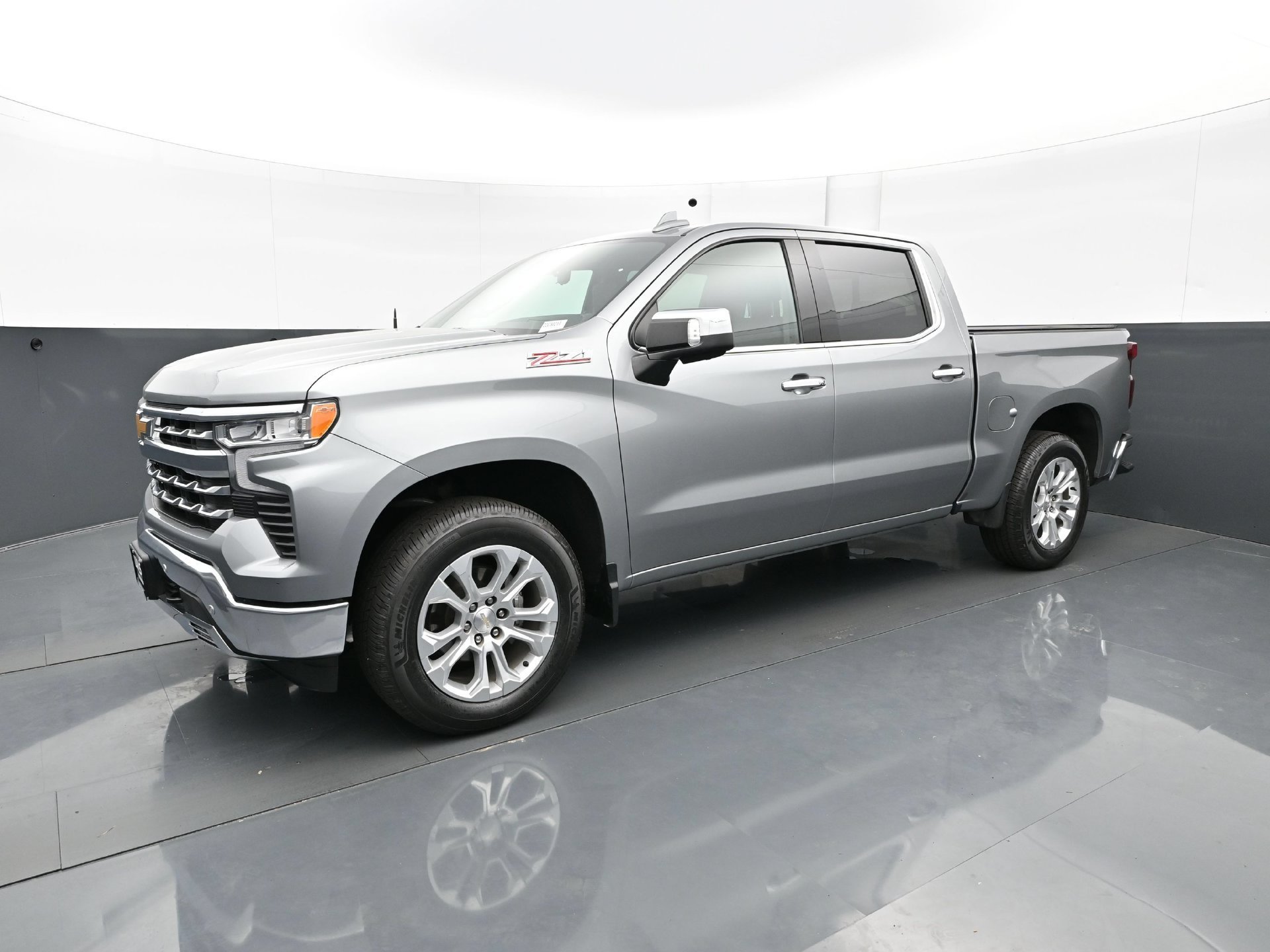 Used 2024 Chevrolet Silverado 1500 LTZ with VIN 2GCUDGED0R1153893 for sale in White Bear Lake, Minnesota