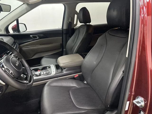 Used 2025 Red Kia LXS image 14