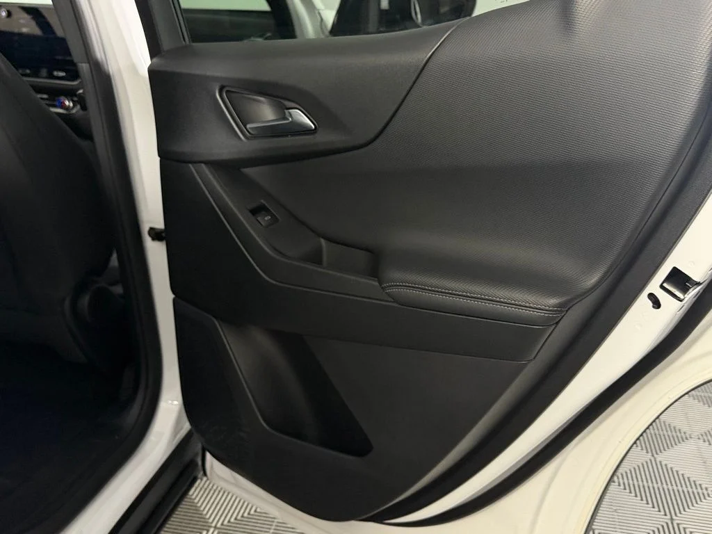 Used 2026 White Chevrolet LT image 28