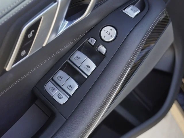 Used 2024 Black BMW M60i image 21