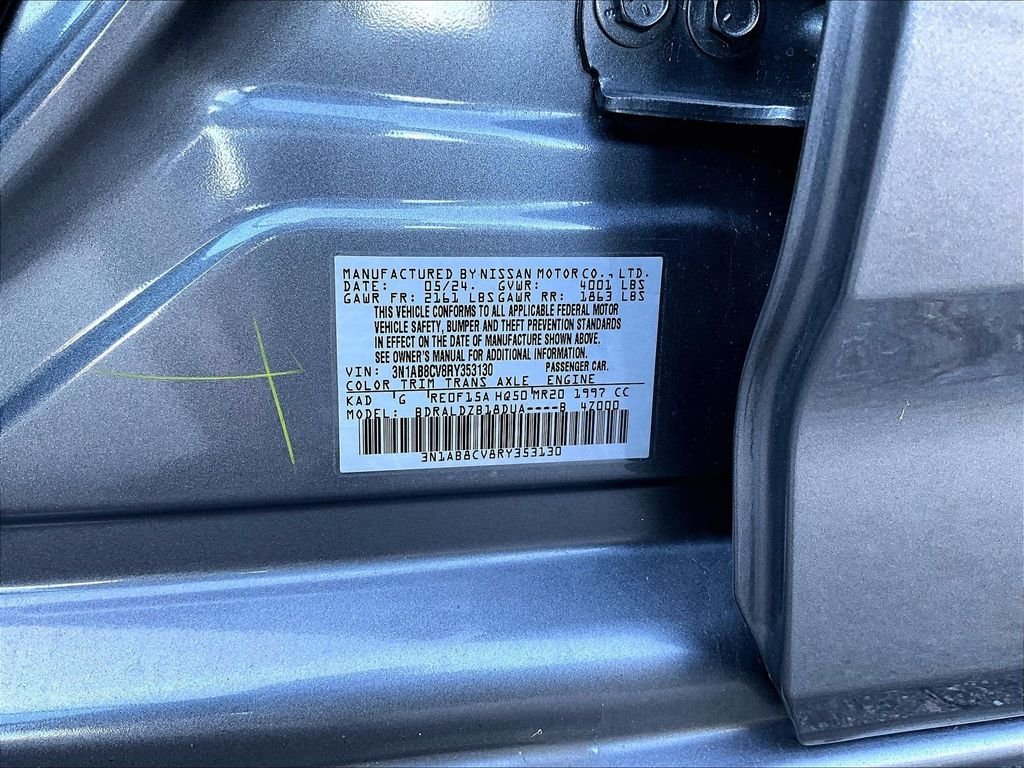 Used 2024 Gray Nissan SV image 9