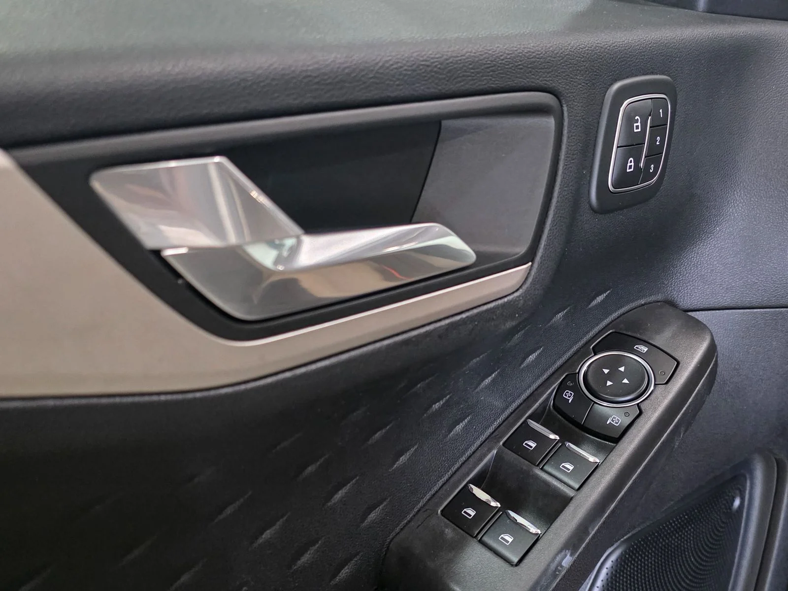 Used 2020 Silver Ford SEL image 19