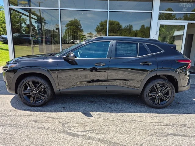 New 2026 Mosaic Black Metallic Chevrolet ACTIV image 10