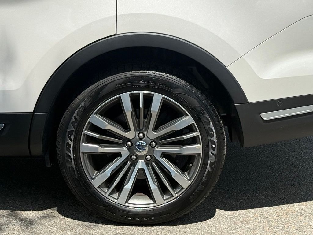 Used 2019 White Platinum Clearcoat Metallic Ford Platinum image 7