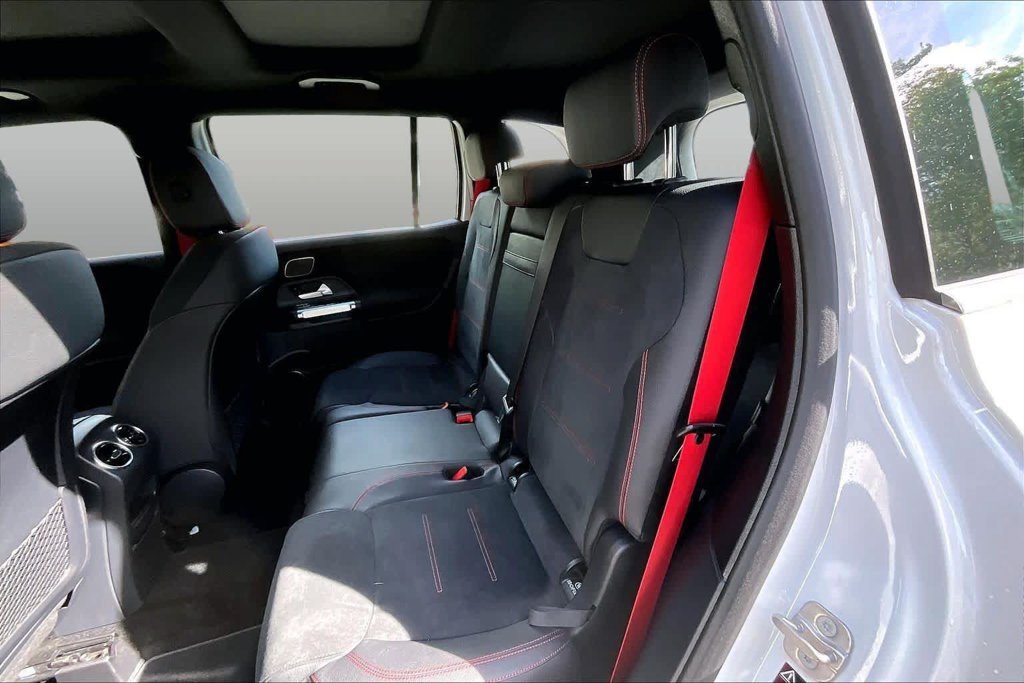 Used 2025 White Mercedes-Benz GLB 35 AMG® image 21