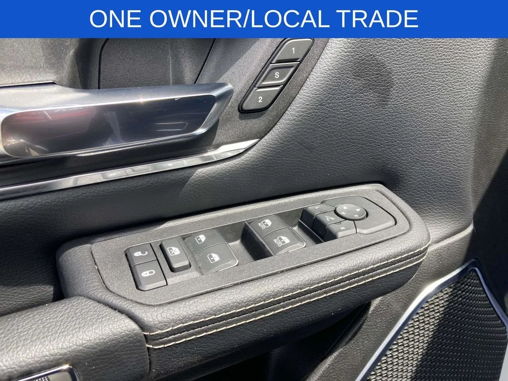 Used 2025 White Ram Laramie image 15