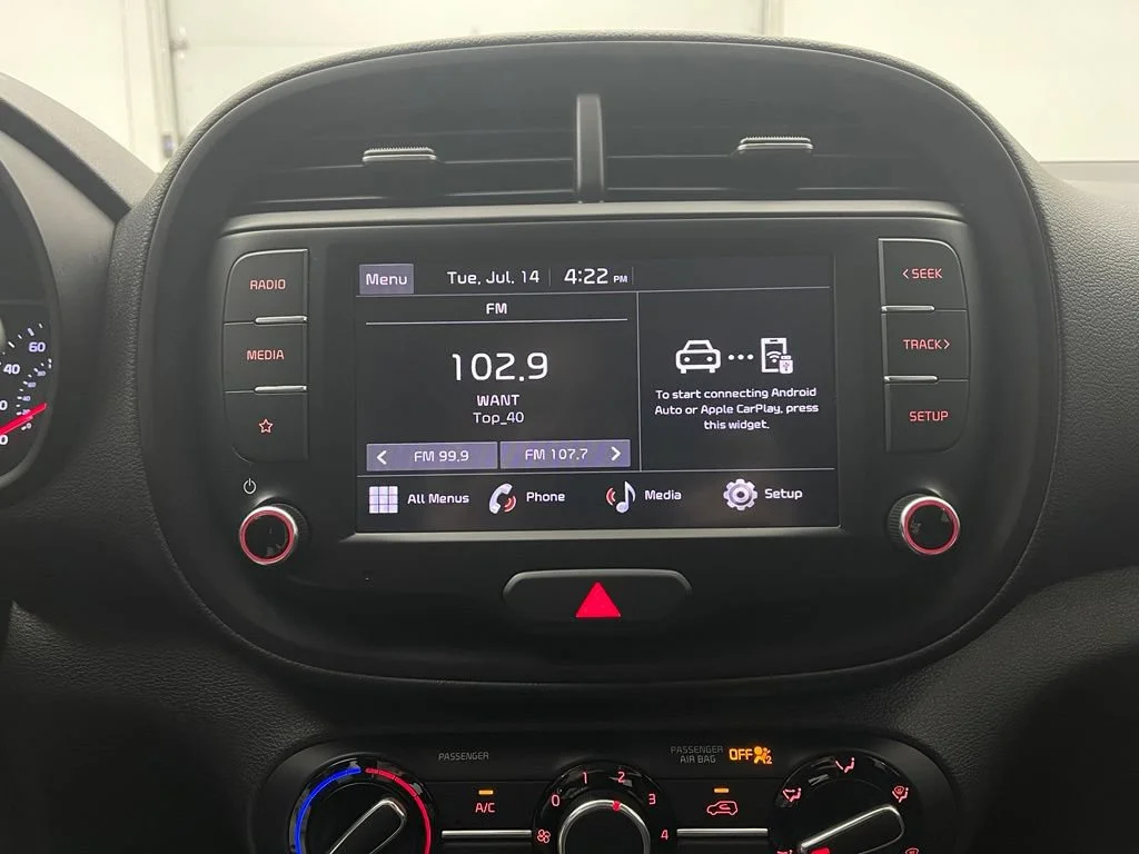 Used 2022  Kia LX image 22