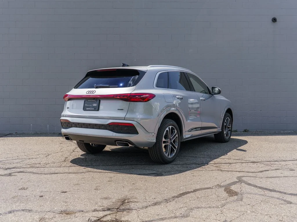 Used 2025 Silver Audi  image 7
