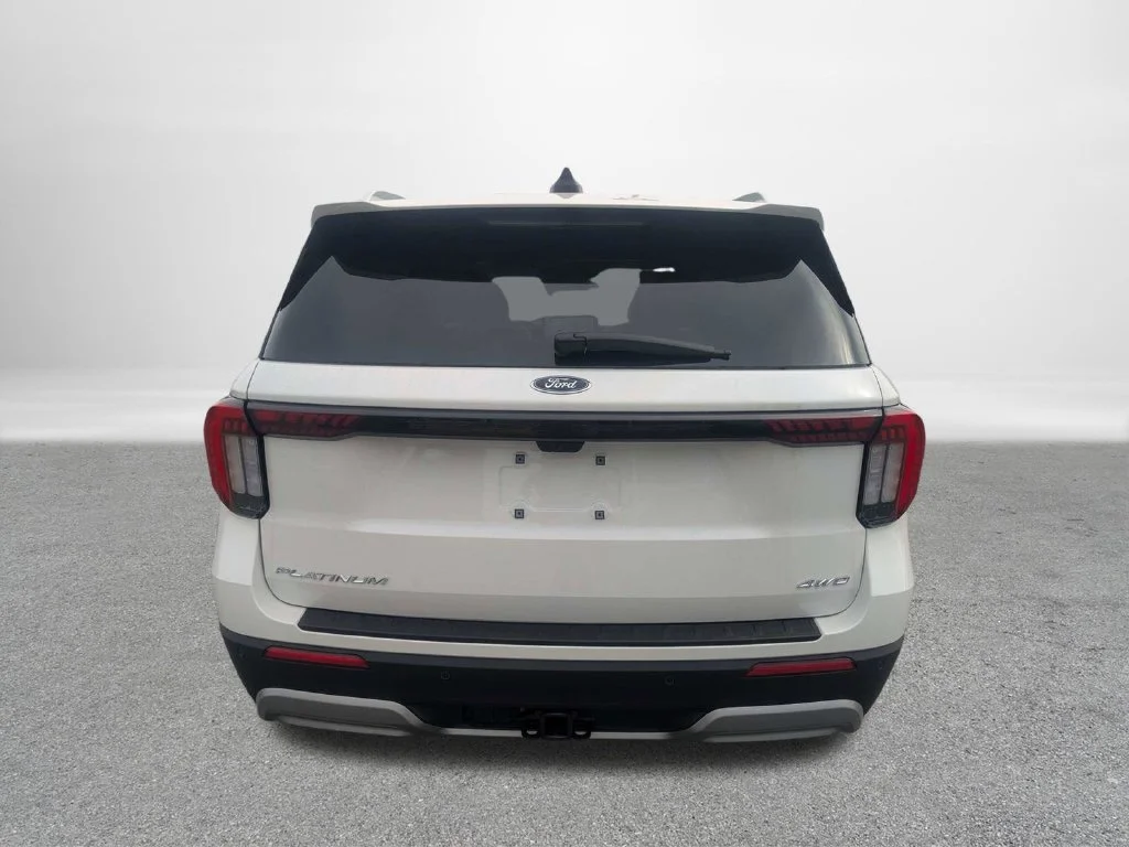 New 2026 Star White Metallic Tri-Coat Ford Platinum™ image 5