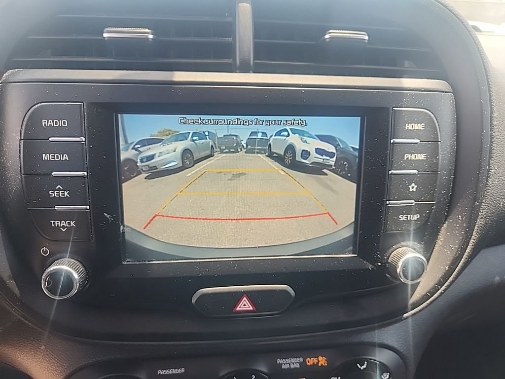 Used 2020 White Kia LX image 21