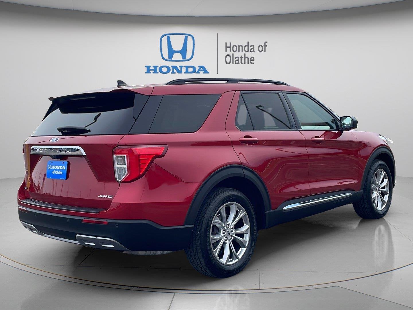 Used 2021 Rapid Red Metallic Tinted Clearcoat Ford XLT image 3