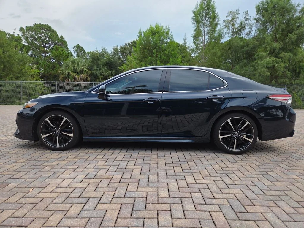 Used 2019 Blue Toyota XSE V6 image 8
