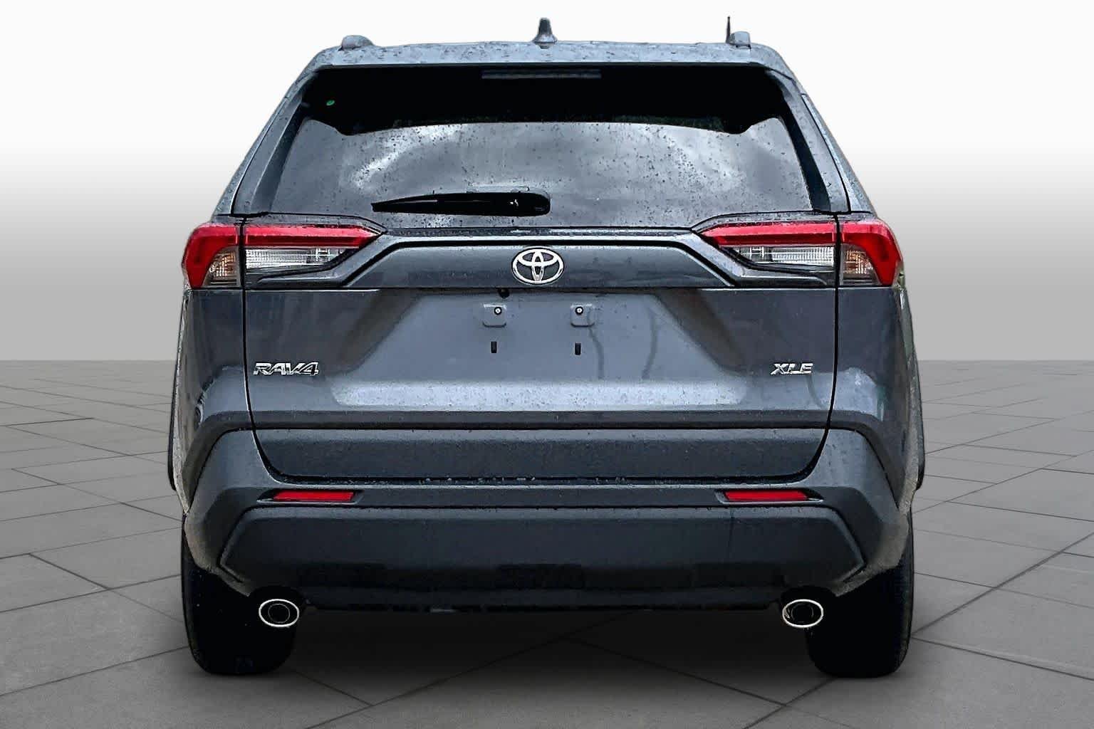Certified Used 2021 Magnetic Gray Metallic Toyota XLE image 5