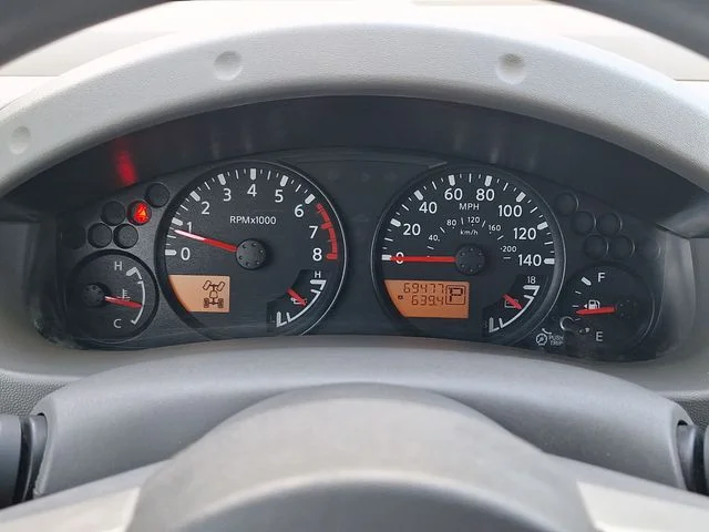 Used 2016 Gray Nissan SV image 15