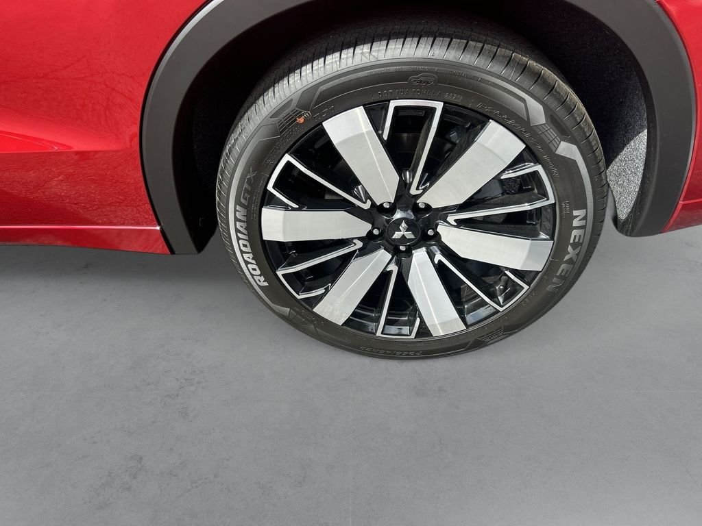 New 2026 RED DIAMOND/BLK Mitsubishi SEL image 35