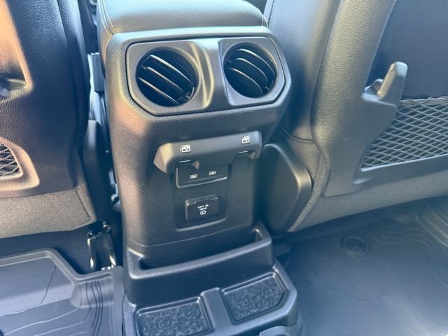 2025 Jeep Wrangler 4-Door Sahara - Photo 15