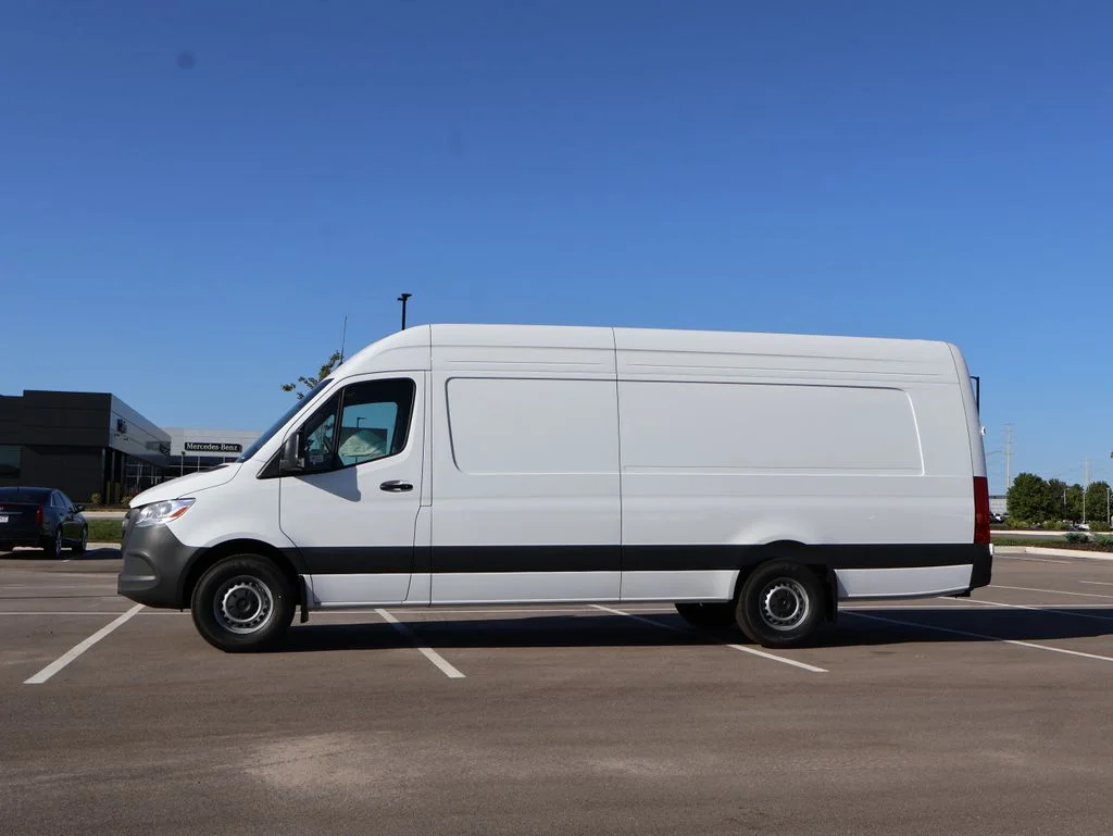 New 2026 White Mercedes-Benz Cargo 170 WB image 4