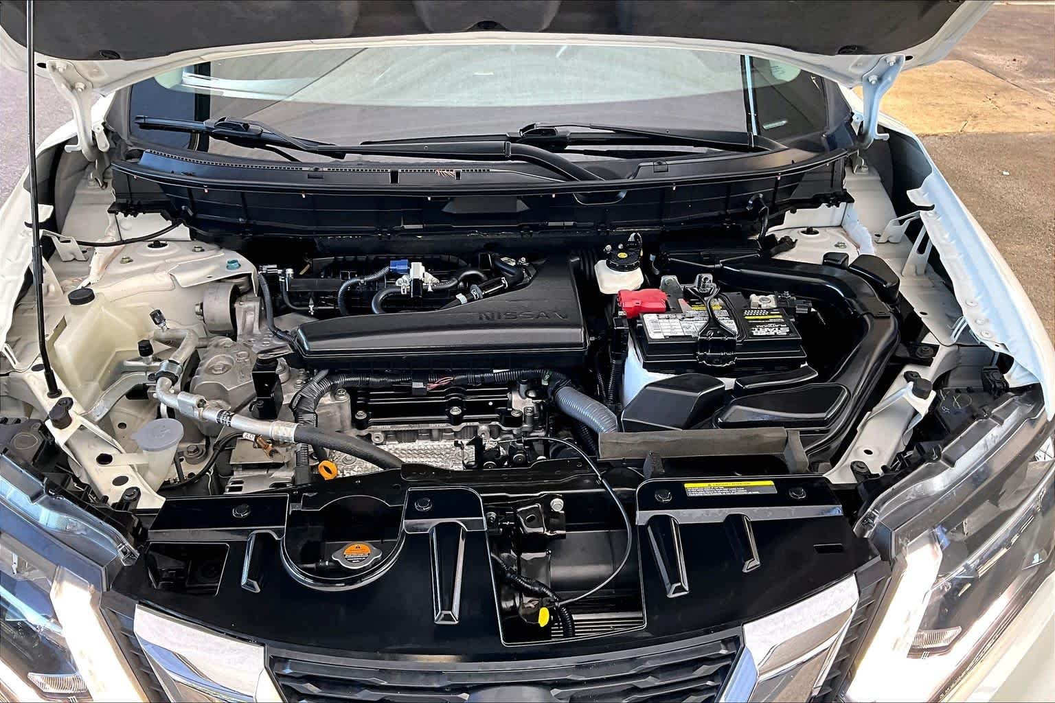 Used 2019 Pearl White Tricoat Nissan SL image 31