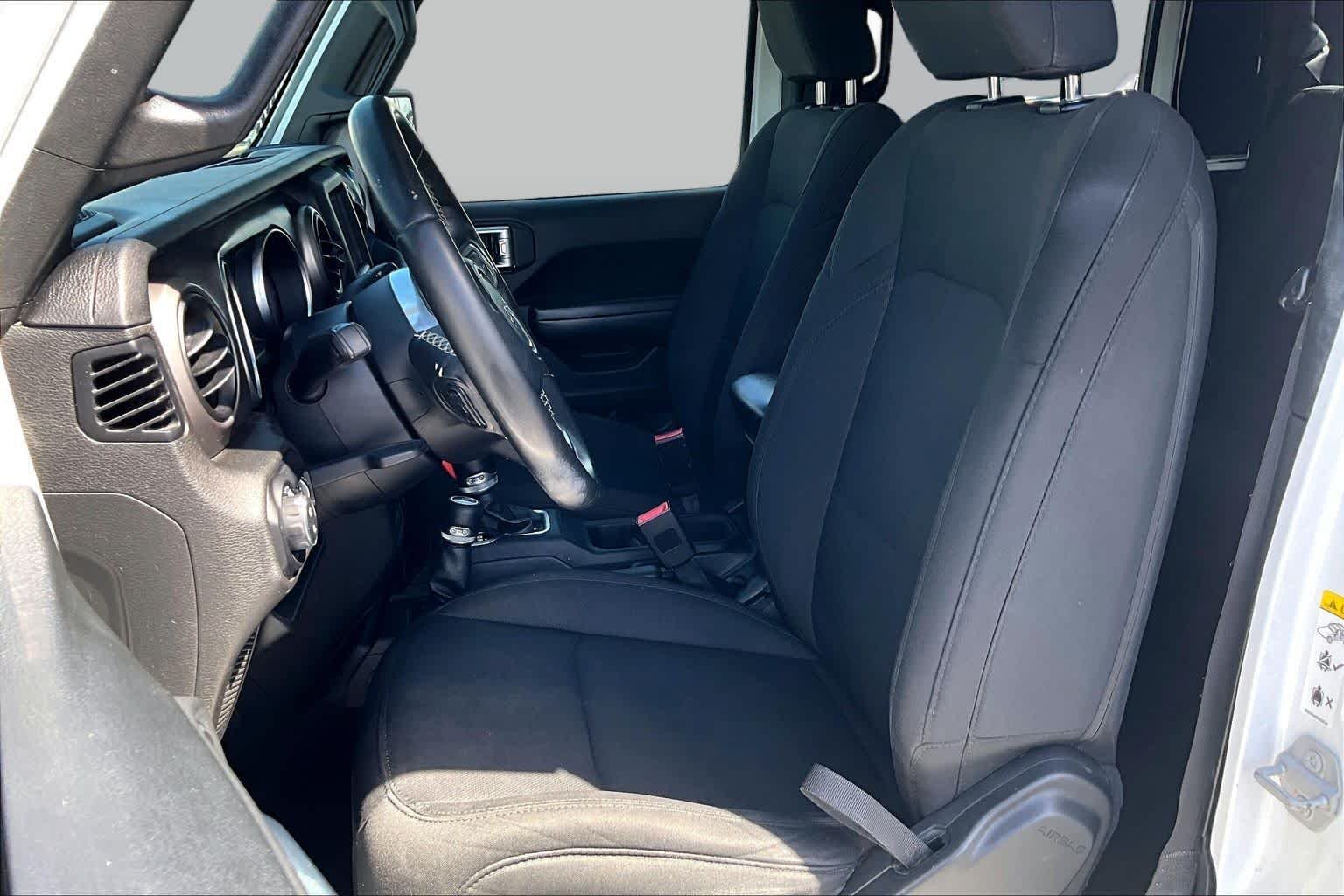 Used 2020 Bright White Clearcoat Jeep Sport S image 8