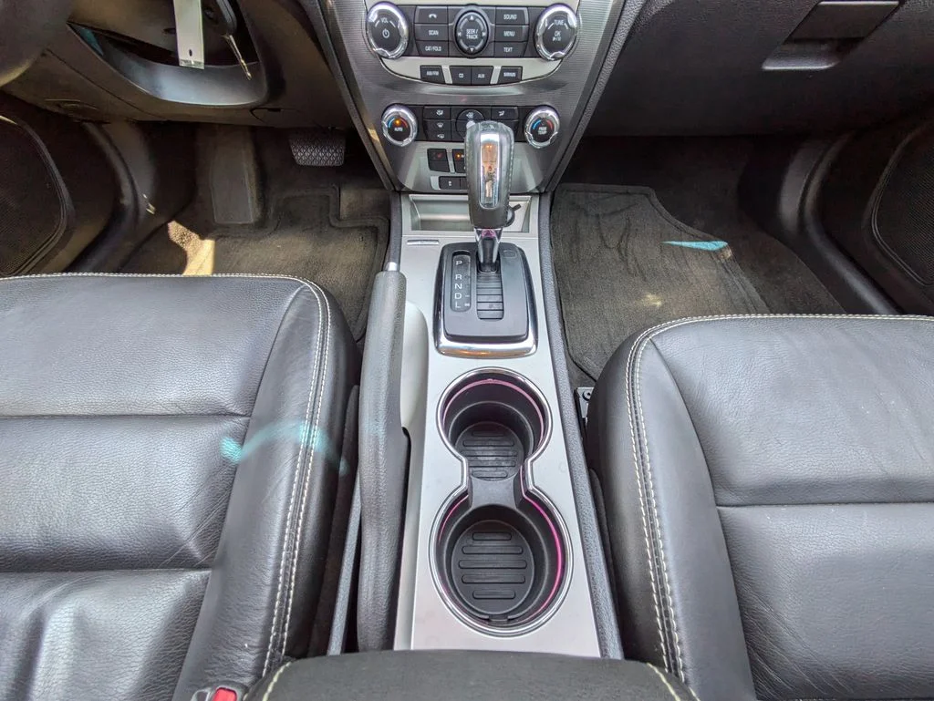 Used 2010 Brilliant Silver Metallic Ford SEL image 21