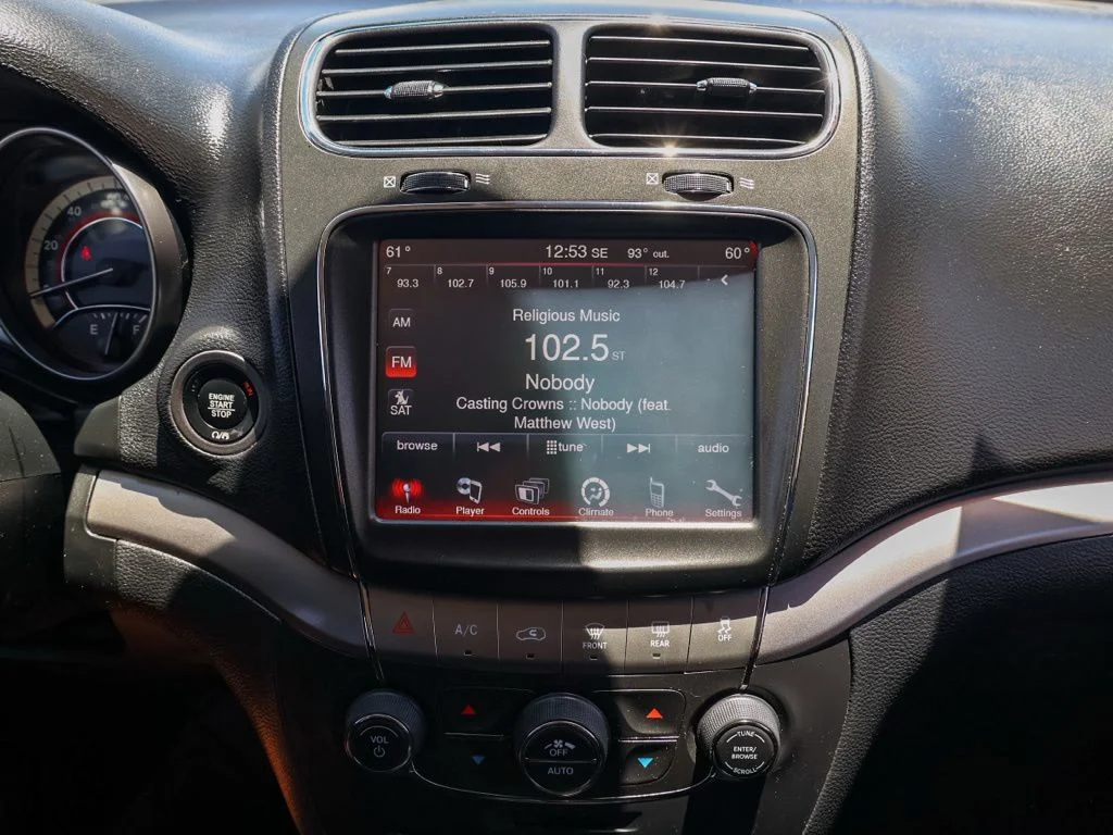 Used 2017 Black Dodge Crossroad image 28