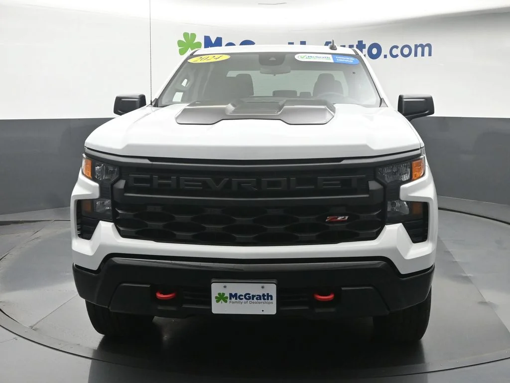 Used 2024 White Chevrolet Custom Trail Boss image 6