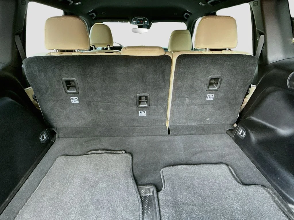Certified Used 2024 Baltic Gray Metallic Clearcoat Jeep Limited image 27