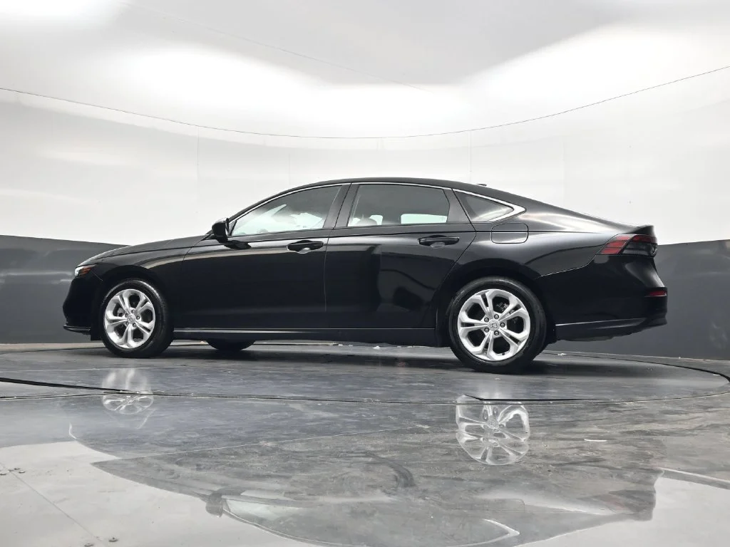 Used 2025  Honda LX image 29
