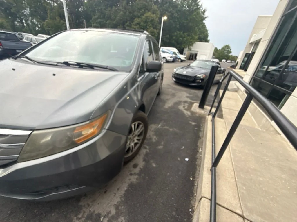 Used 2013 Polished Metal Metallic Honda EX-L image 9