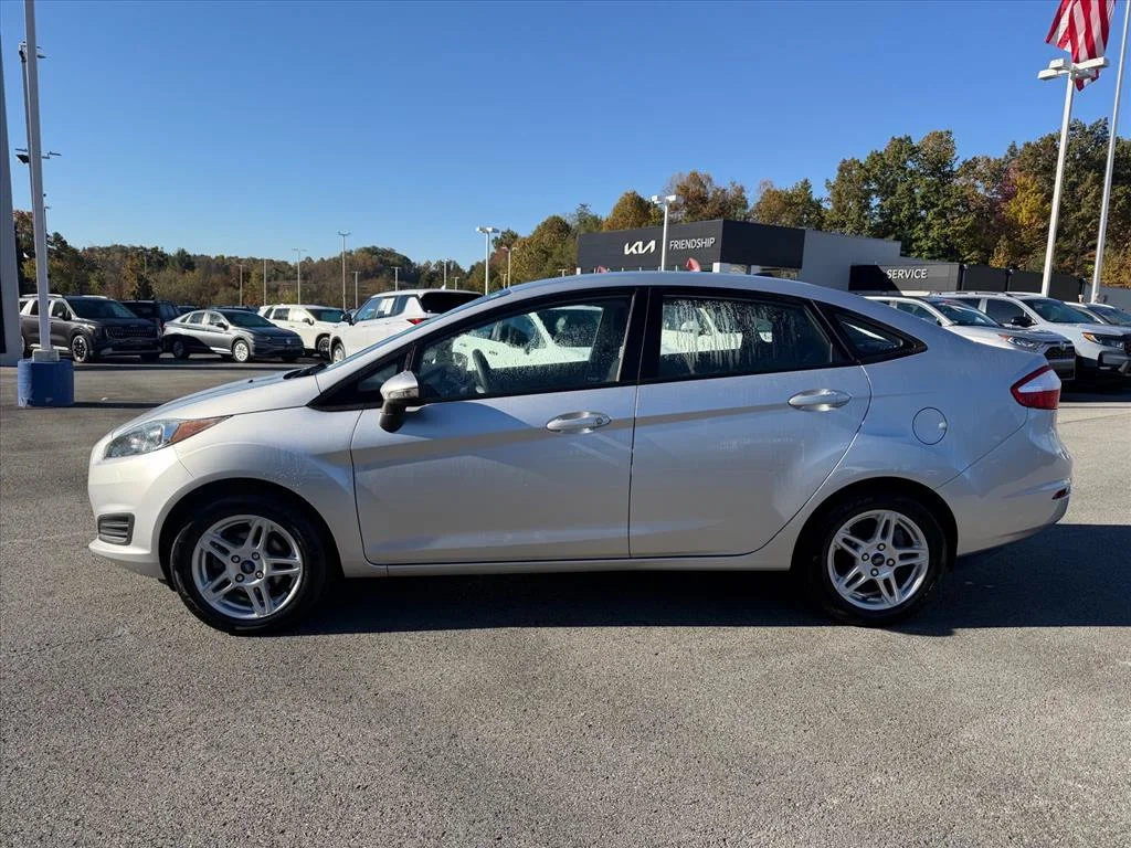 Used 2018 Silver Ford SE image 4