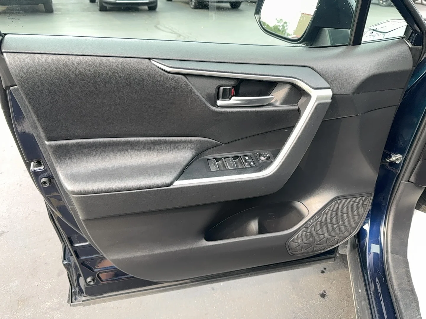 Used 2025 Blue Toyota XLE image 11
