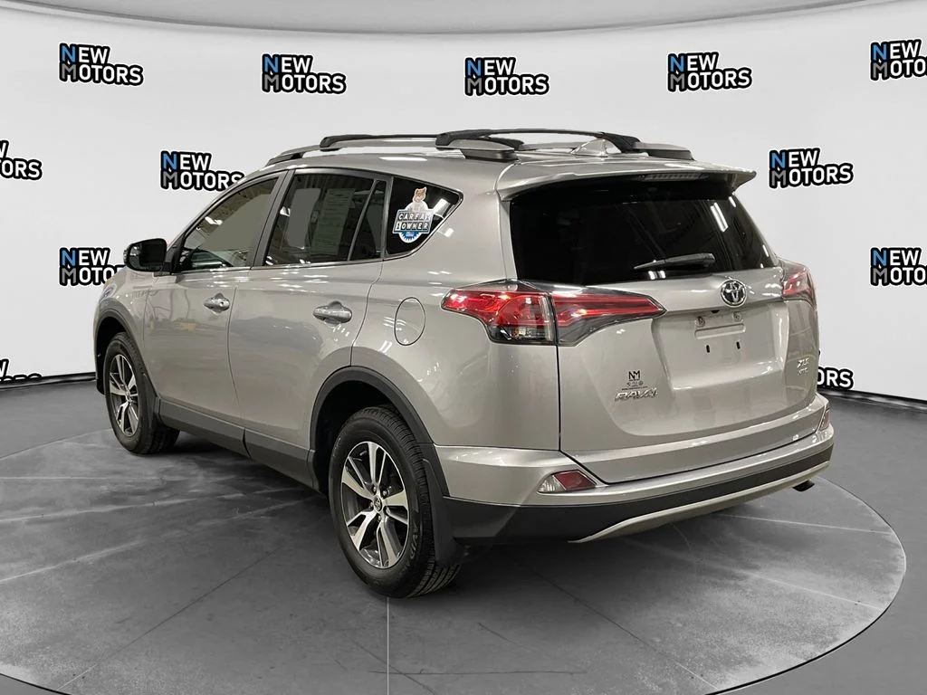 Used 2017 Silver Sky Toyota XLE image 3