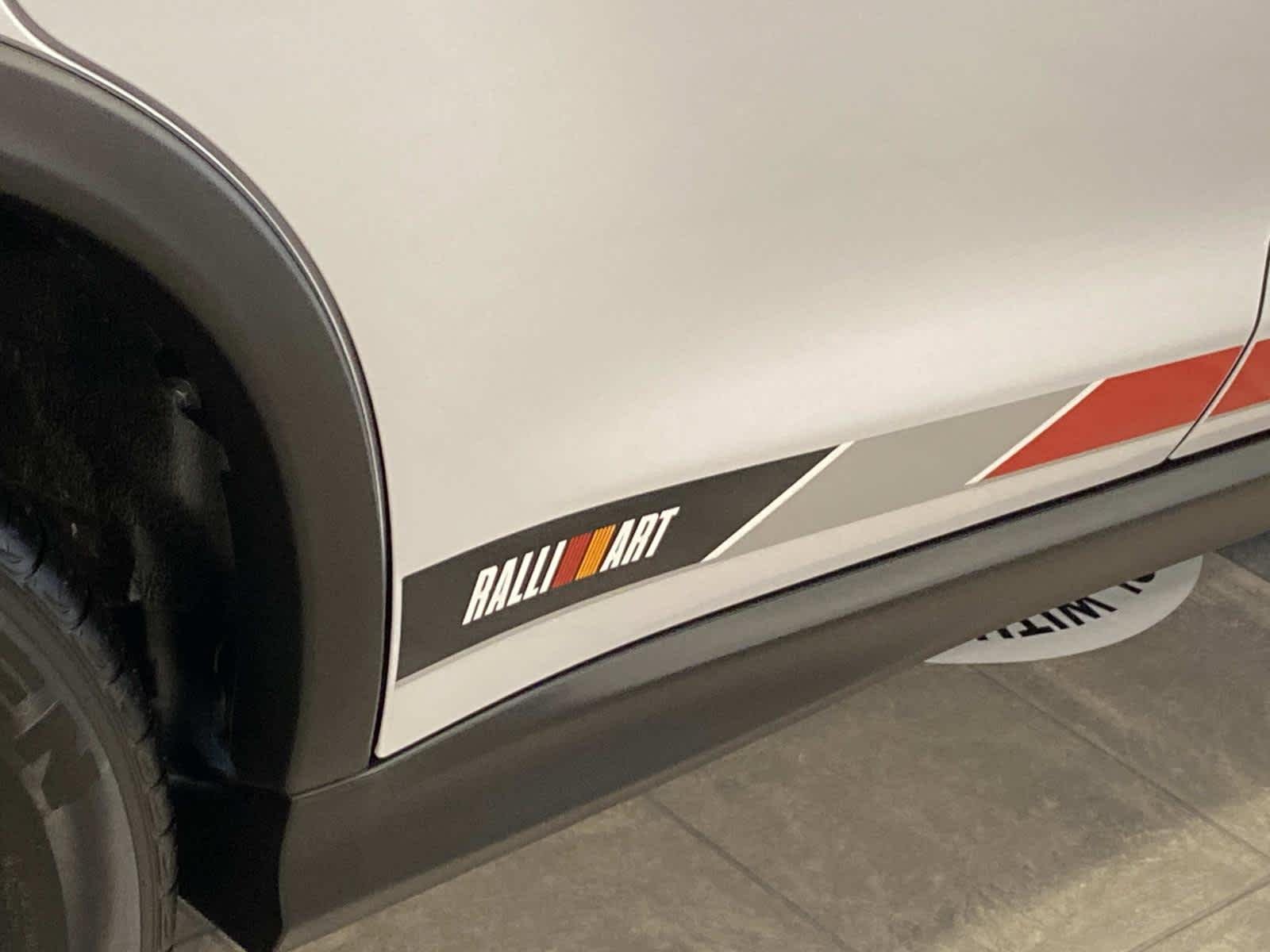 Used 2024 White Diamond Mitsubishi Ralliart image 4