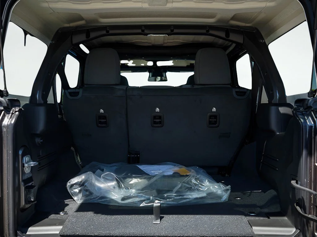 New 2026 Granite Crystal Metallic Clearcoat Jeep Sport S image 8