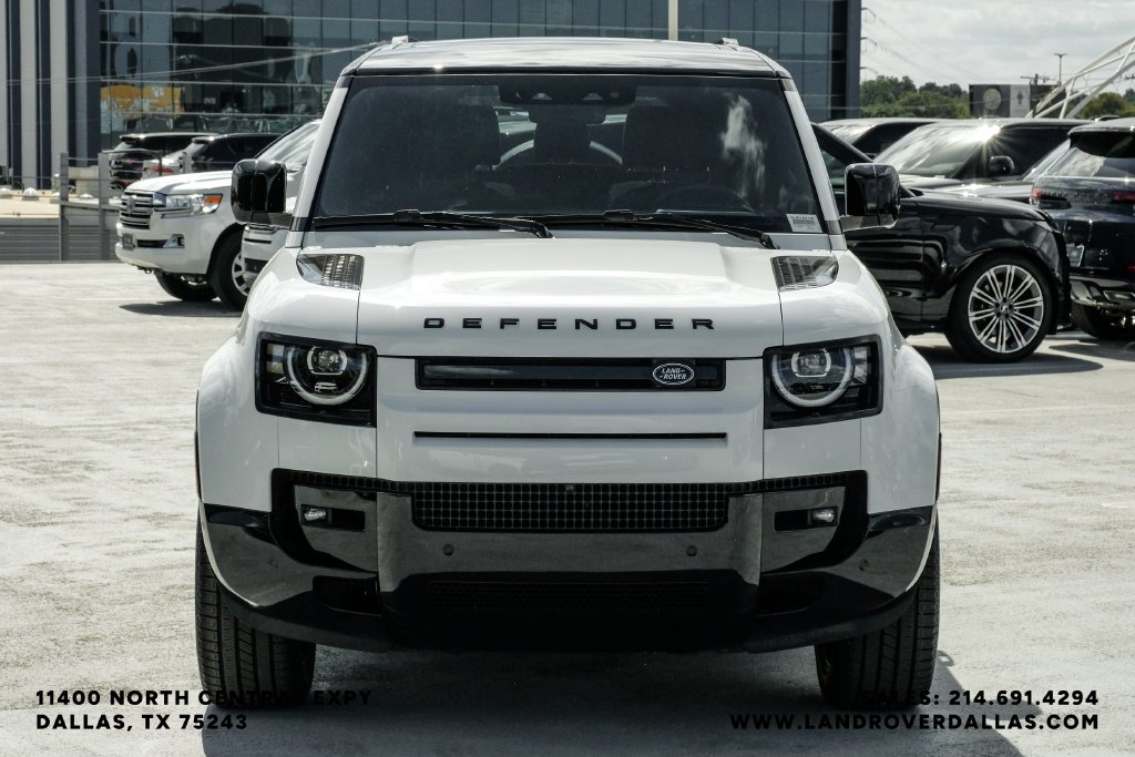 Used 2026 Fuji White Land Rover V8 image 5