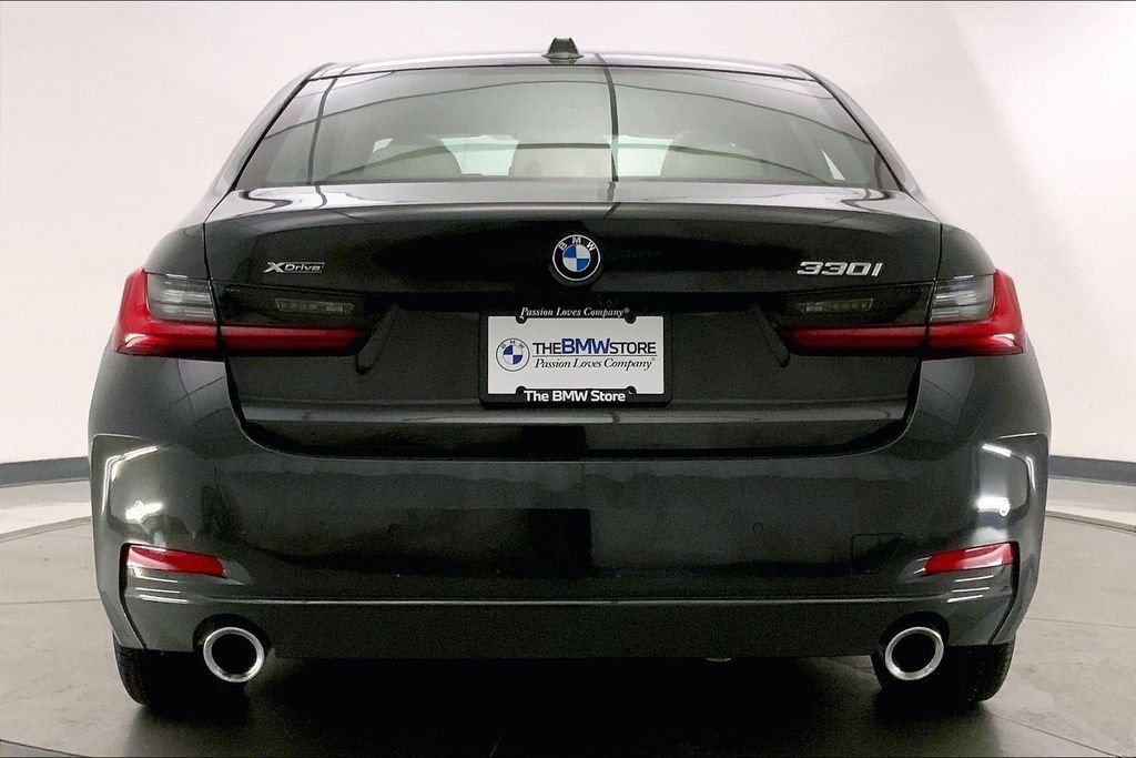 Certified Used 2023 Dravit Grey Metallic BMW  image 3