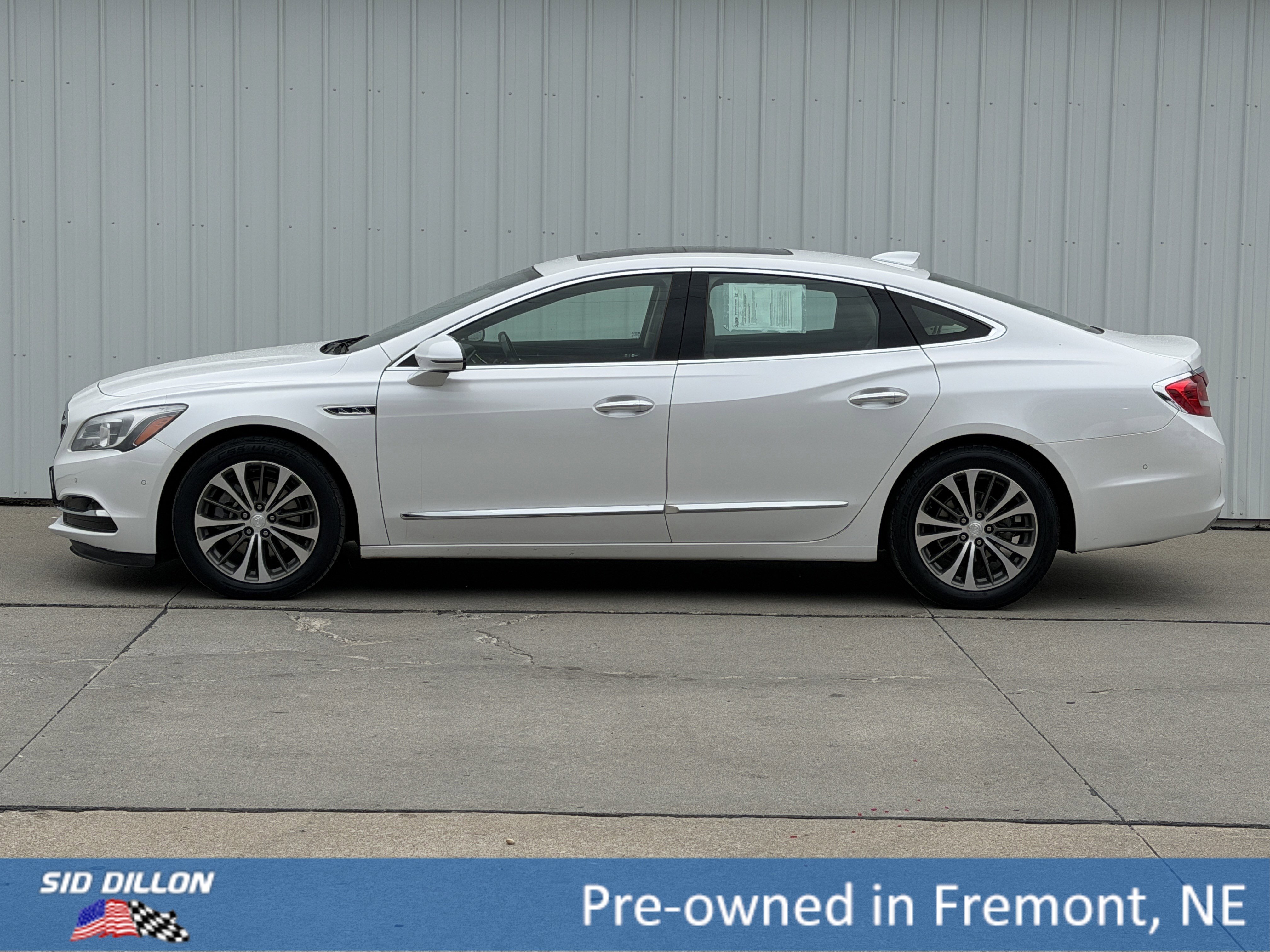 Used 2017 White Frost Tricoat Buick Premium image 7