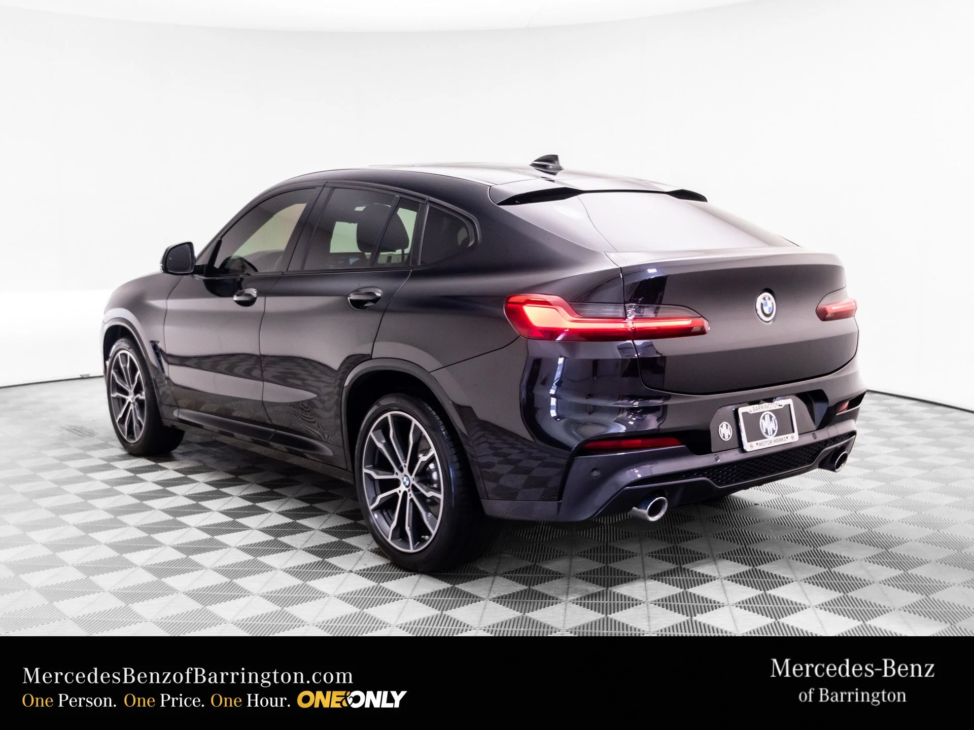 Used 2019 Black BMW xDrive30i image 3