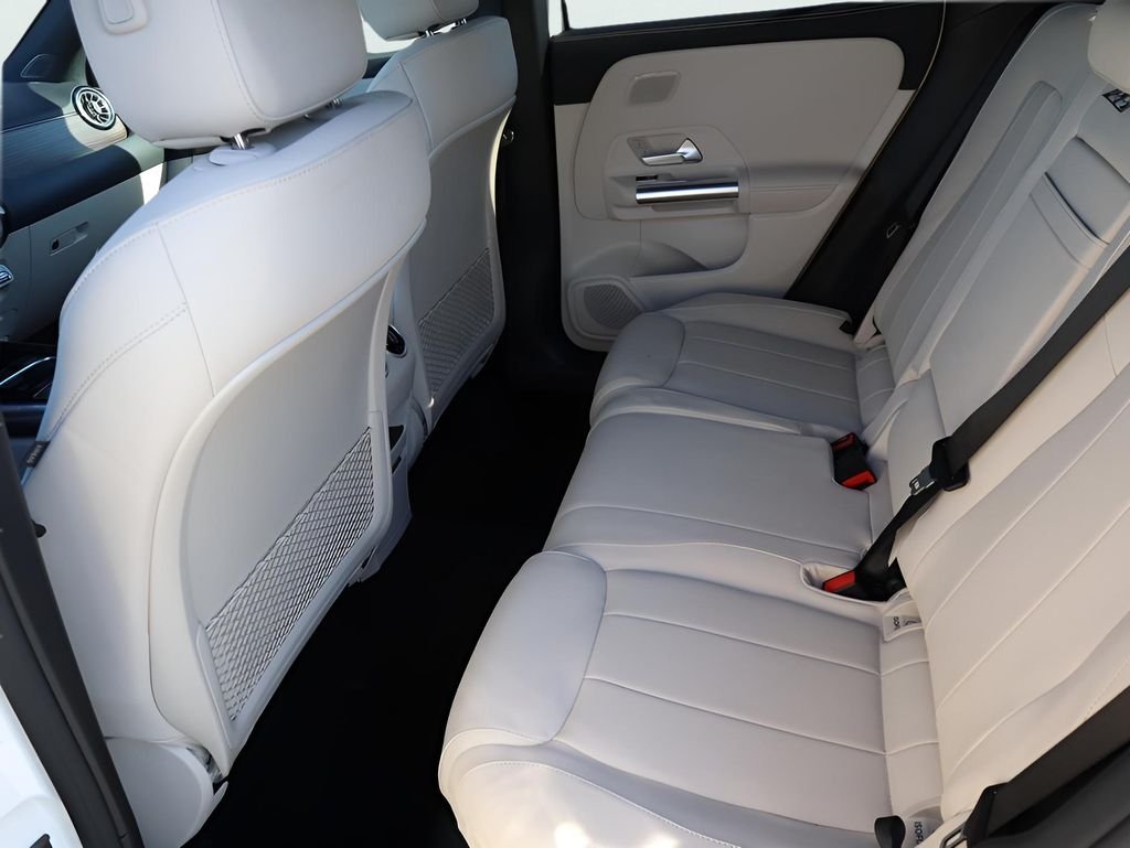 Used 2026 Polar White Mercedes-Benz GLA 250 image 21