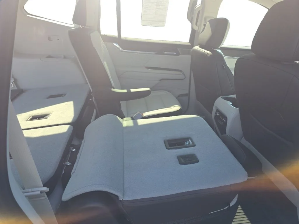 Used 2025 Blue GMC Denali image 23